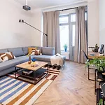Oomph Breathe The Earthy Calm Of A 150sqm Berlin
