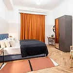 Apartman Oomph Breathe The Earthy Calm Of A 150sqm