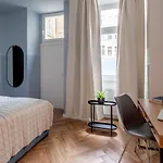 Apartman Oomph Breathe The Earthy Calm Of A 150sqm