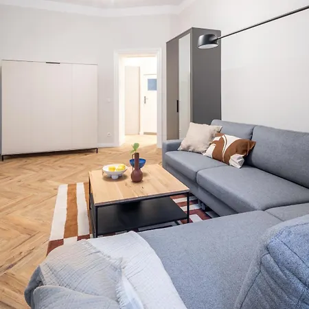 Oomph Breathe The Earthy Calm Of A 150sqm Berlin