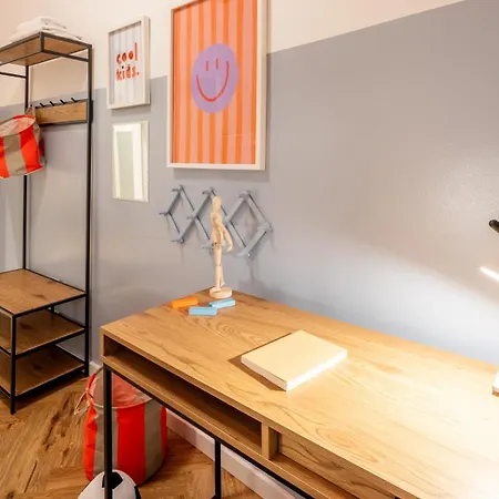 Oomph Breathe The Earthy Calm Of A 150sqm * برلين