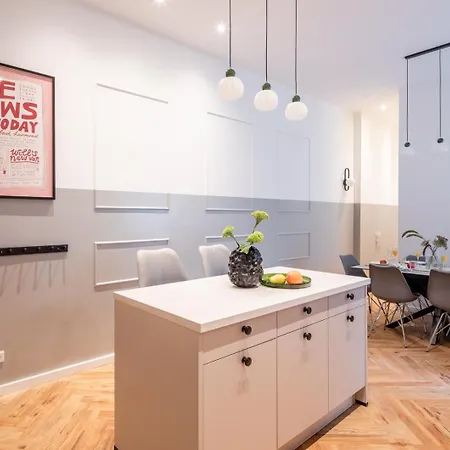 Oomph Breathe The Earthy Calm Of A 150sqm * برلين