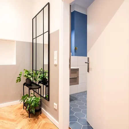 Oomph Breathe The Earthy Calm Of A 150sqm * Berlin