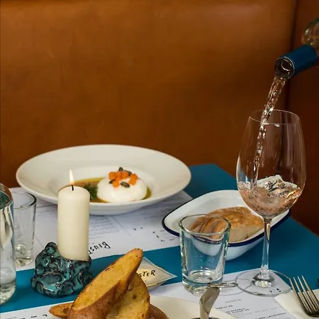 Oomph Breathe The Earthy Calm Of A 150sqm * Berlin