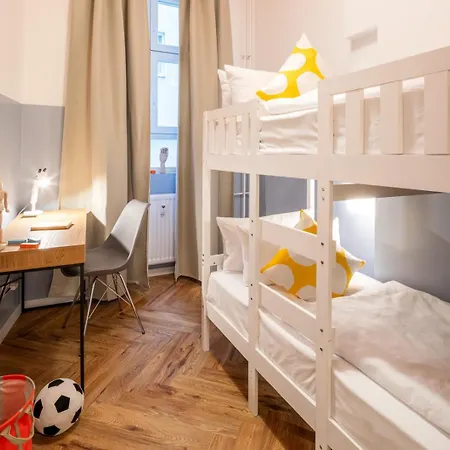 Oomph Breathe The Earthy Calm Of A 150sqm Appartement Berlin